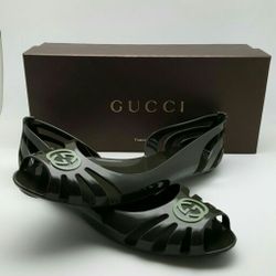 Gucci brand new rubber open toe sandals