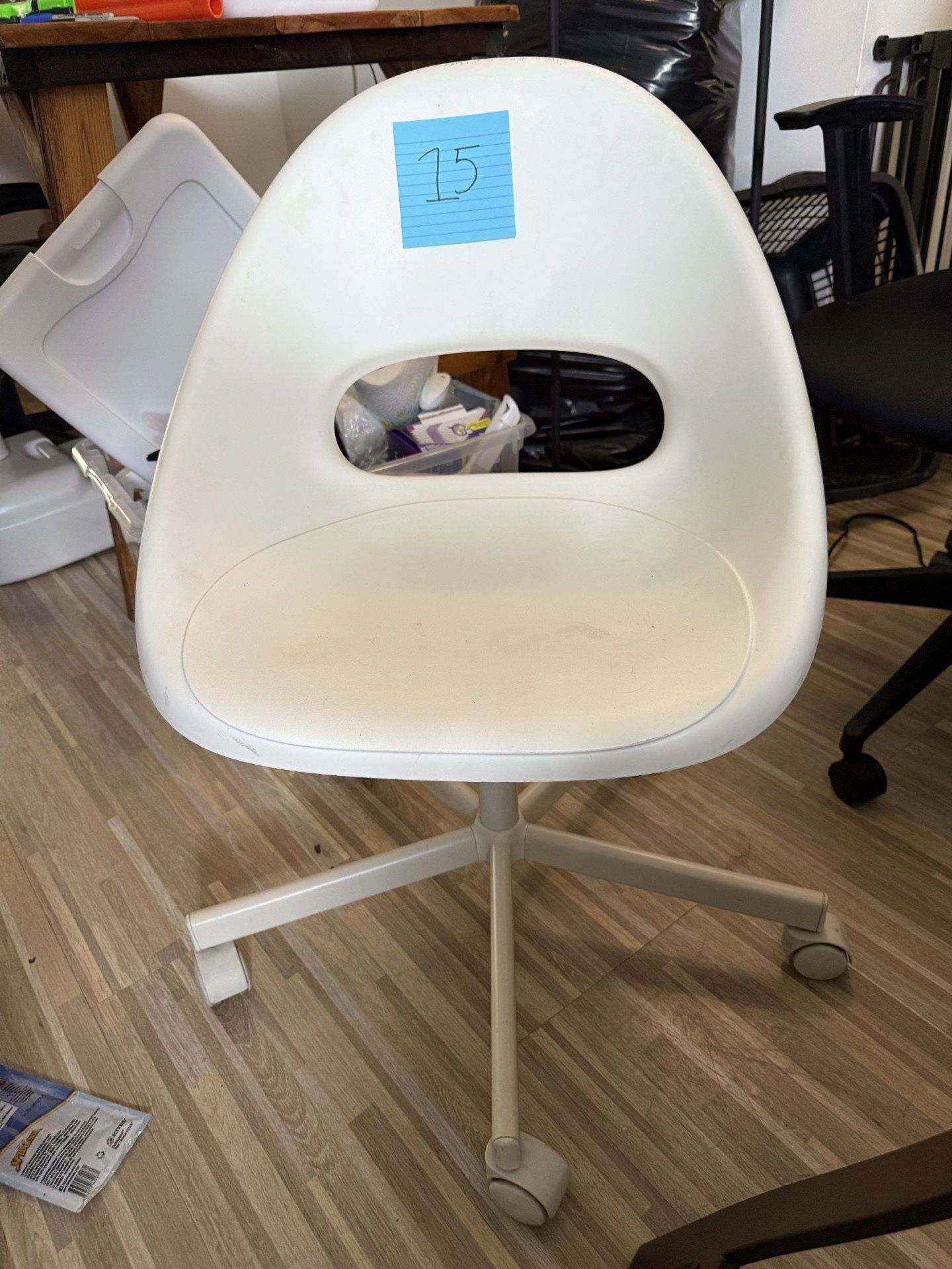 #15 White Plastic Desk Chair