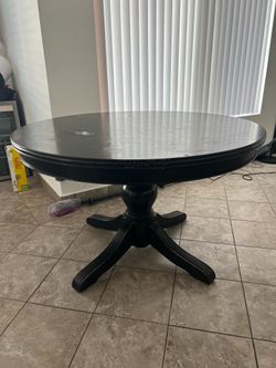 Black Round Pedestal Dining Table