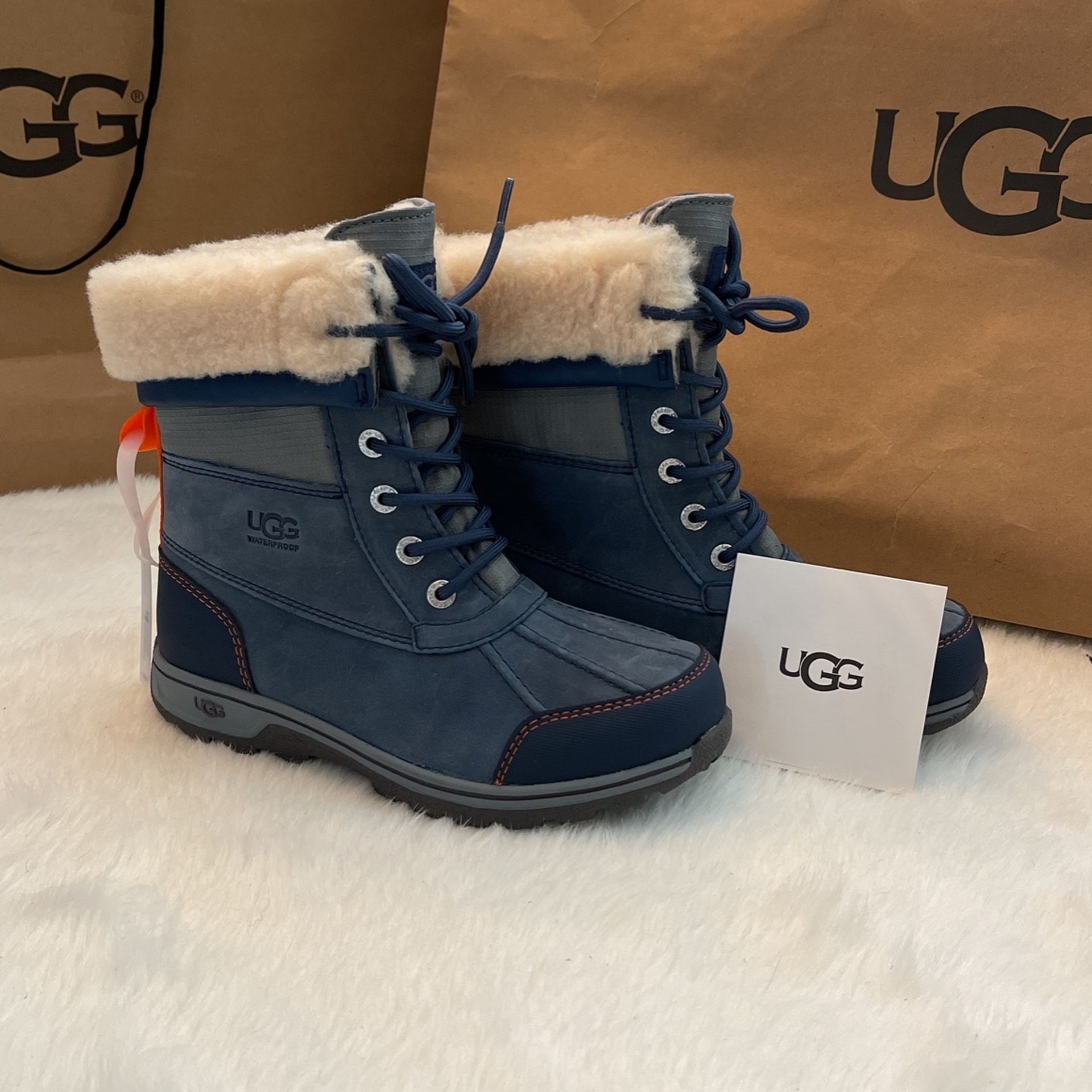 UGG BOY SNOW BOOTS SIZE 3 NEW