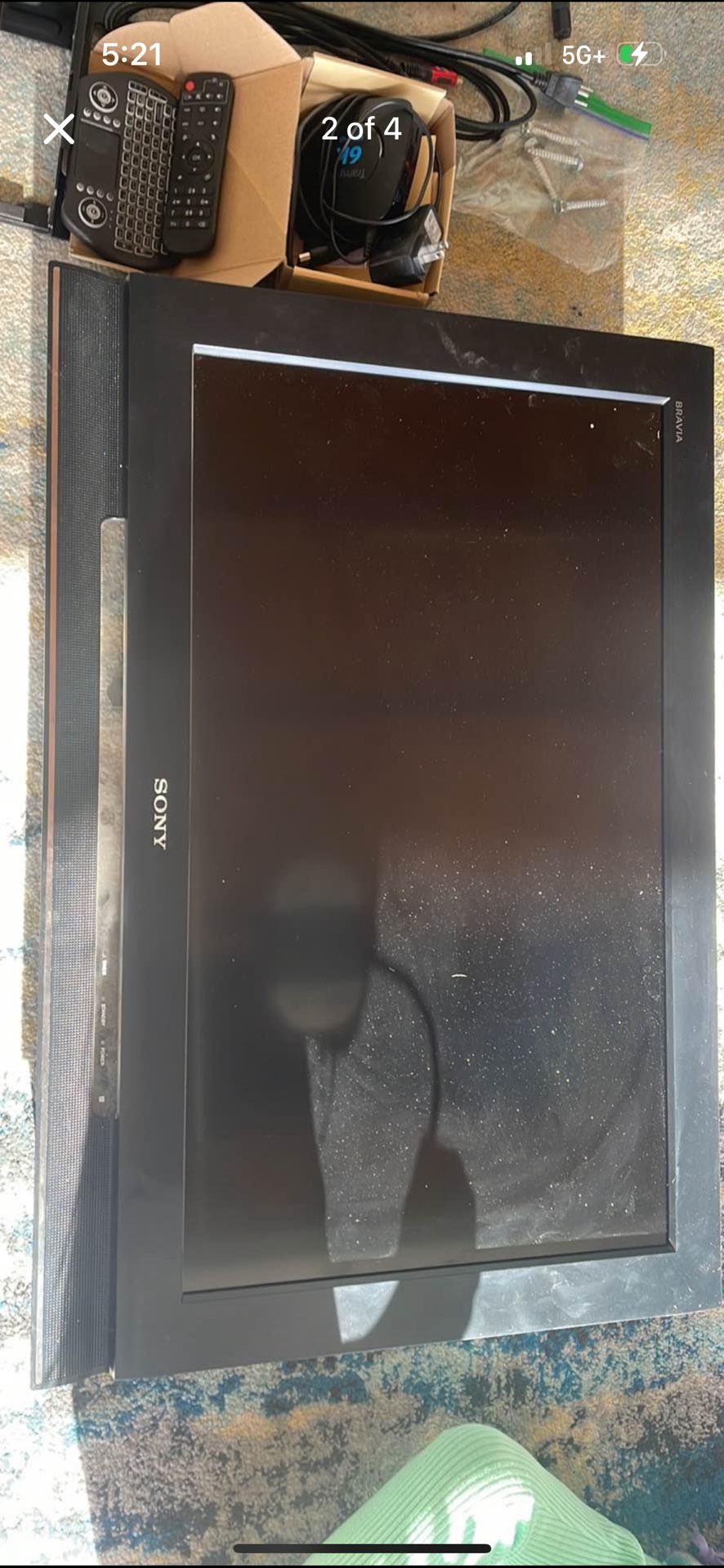 32 Inch Tv W/ Swiveling Mount/ Tv Box