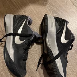 Nike Tennis Shoes