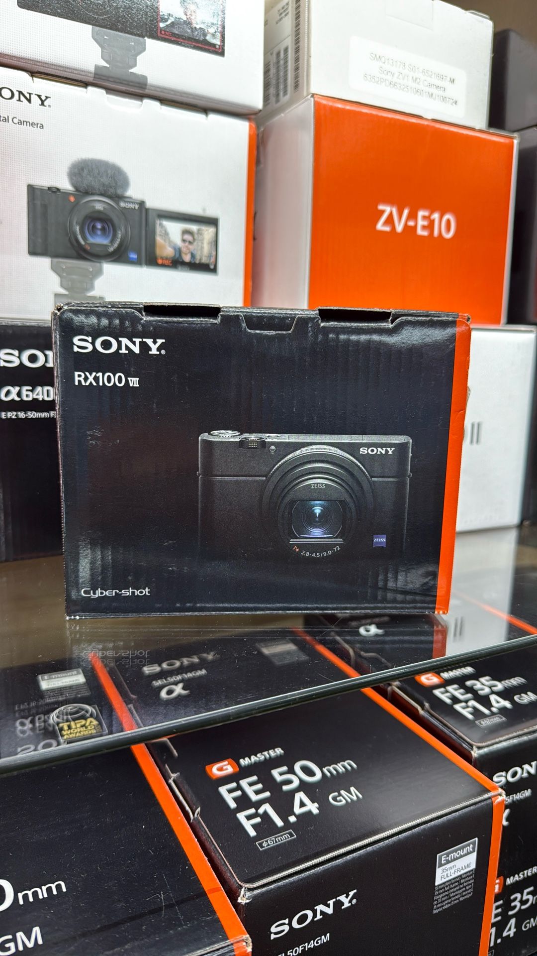 Sony Cyber shot RX100VII Point And Shoot Camera