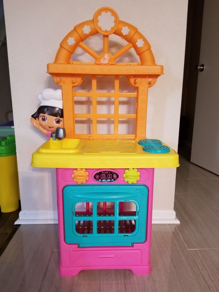 Dora Kitchen
