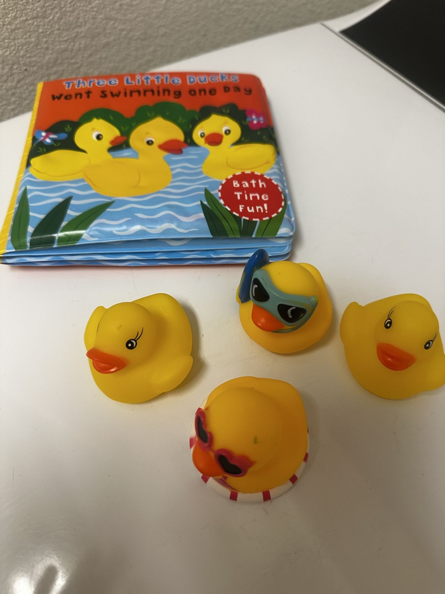Three Little Ducks 🦆Bathtime Book With Ducks