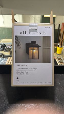 Allen + Roth Thorsen 11-in Outdoor Wall Light
