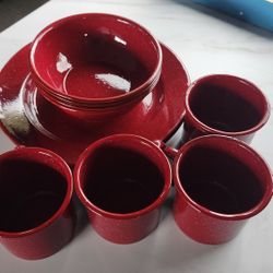 Coleman 4 Person  Enamel Dinnerware 