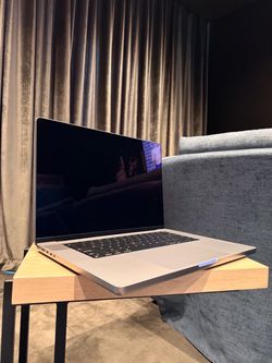 2023 Apple MacBook Pro 16” M2 Max • 64GB RAM • 1TB SSD