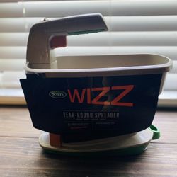 Electric  Wizz Year Round Spreader  ( Feed • Seed • Weed • Melt ) Batteries Included 