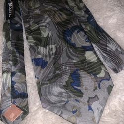 JT Beckett Handmade 100% Imported Silk Mens Neck Tie Floral Grey Purple Green