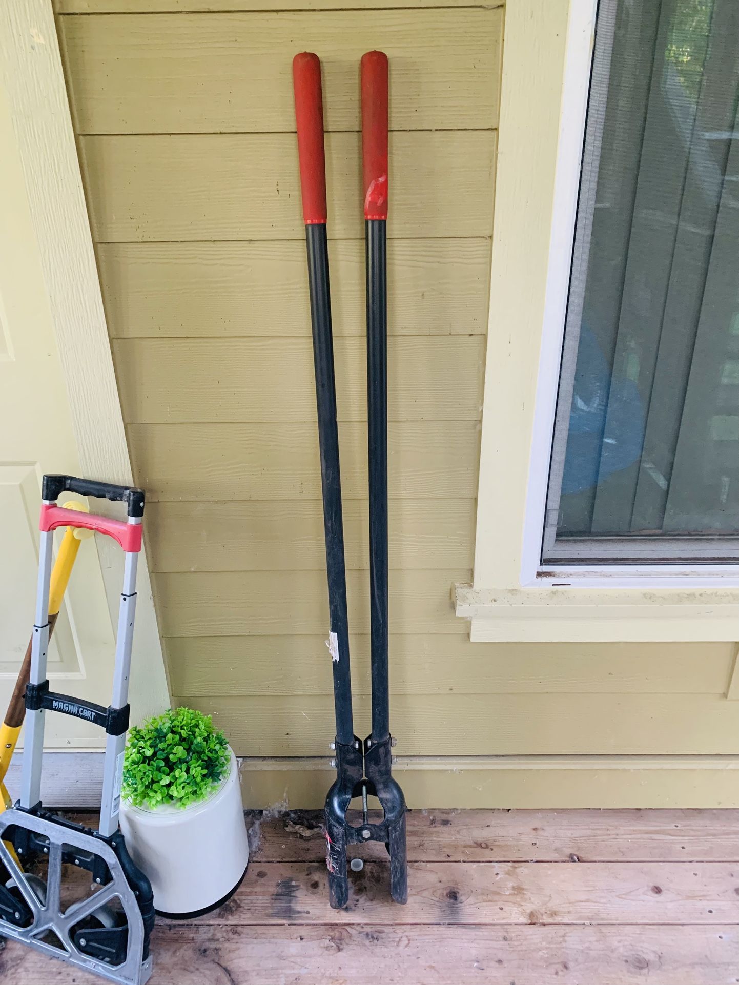 Razor-Back professional Post Hole Digger 48” Fiberglass Handles