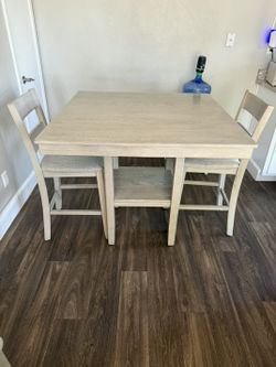 Dining Table Set for Sale – Great Condition