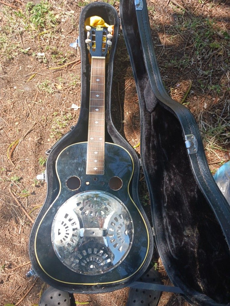Rouge Resonator Project Guitar.