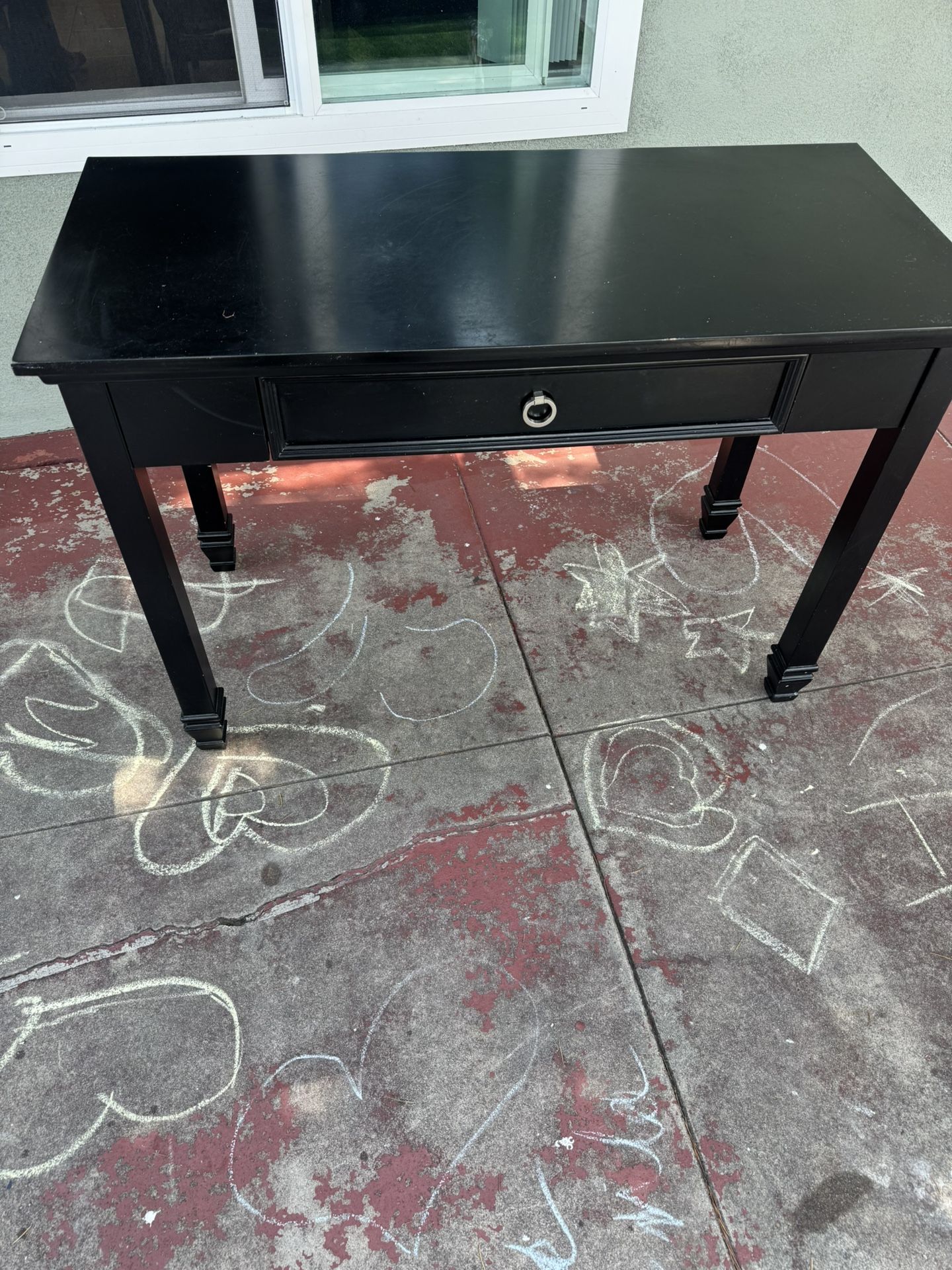 Black Desk