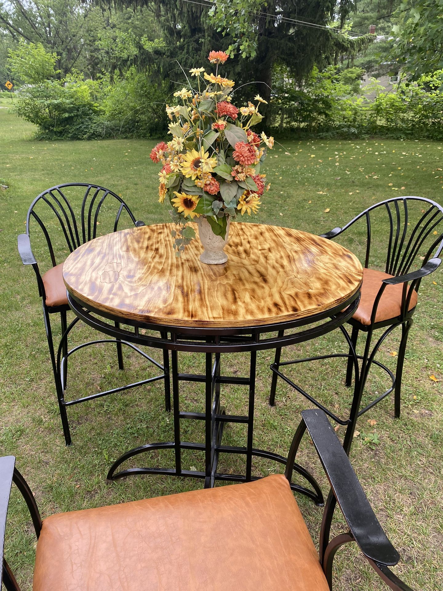 PUB TABLE