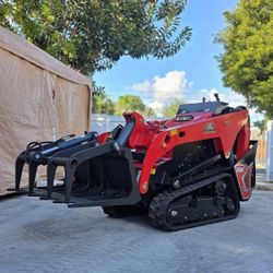 Mini Skid Steer Powered By Perkins 