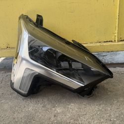 2022-2025 TOYOTA TUNDRA RH HEADLIGHT 