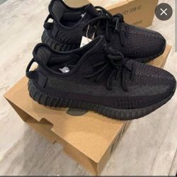 Yeezy 350 Onyx