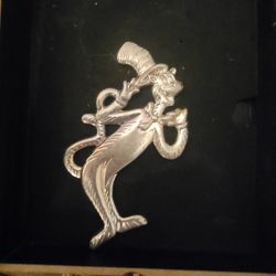 STAINLESS STEEL STATUE ( Of Cat N' The Hat )