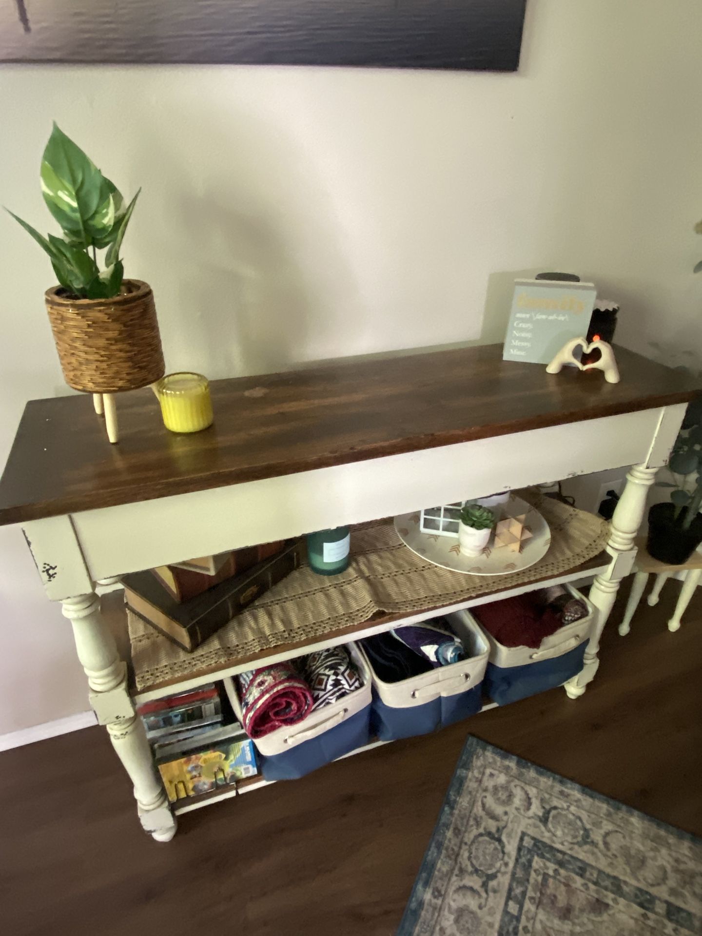 Entry Table Or Console