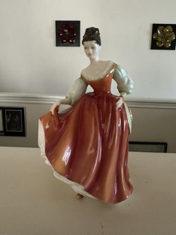 Royal Doulton "Fair Lady (Red)" Figurine HN 2832 England 1962 Excellent