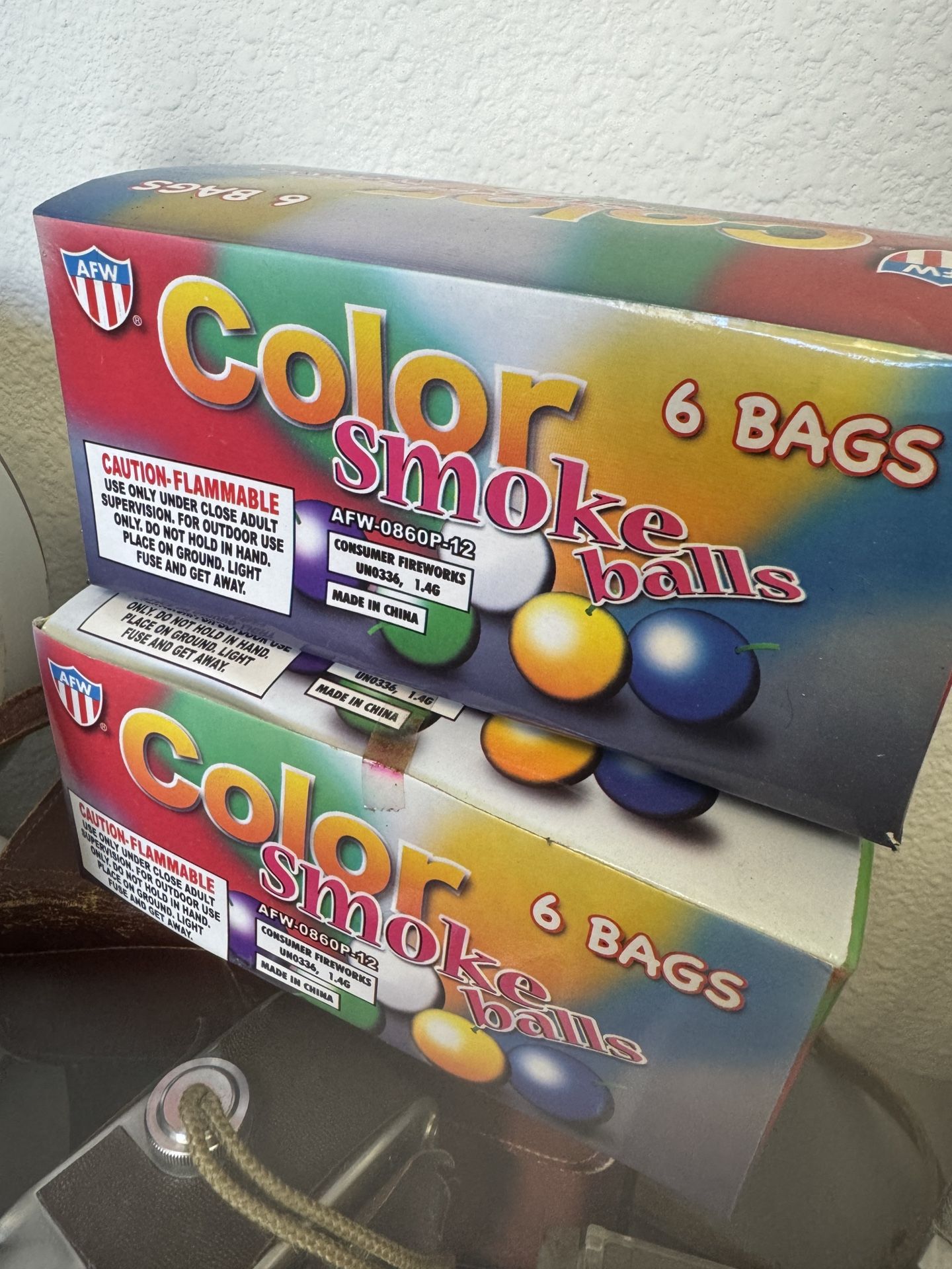 Color Smoke Bombs New In Box