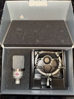 Neumann Berlin TLM 102 condenser microphone