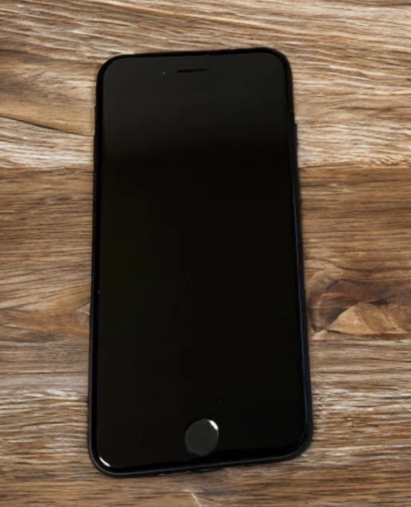 Unlocked Iphone SE 128GB