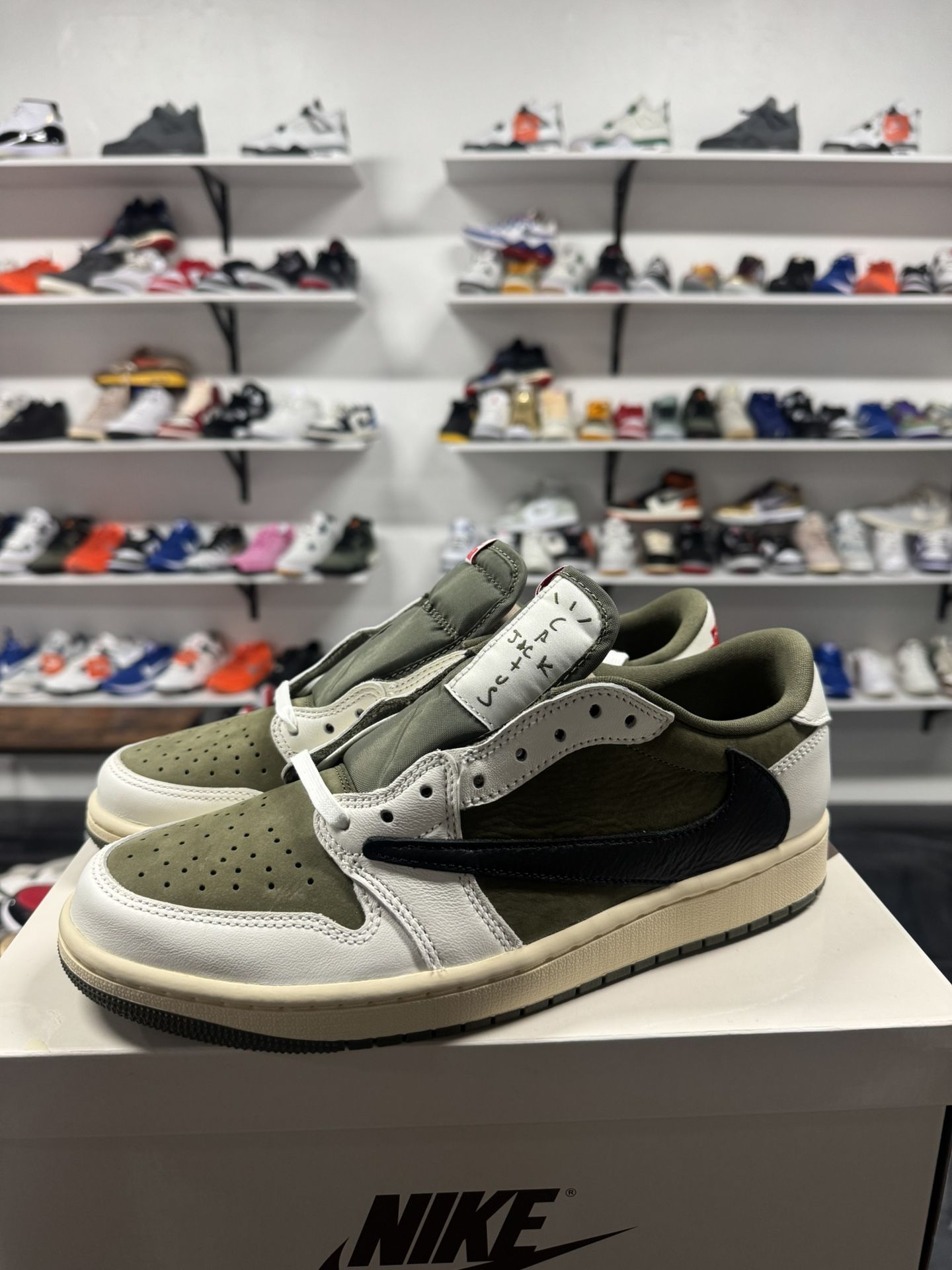 Jordan 1 Low Travis Olive