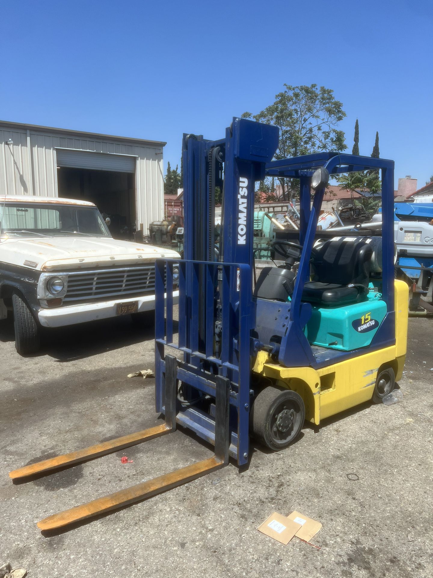 Komatsu Forklift 3000lb NEED TO SELL ASAP