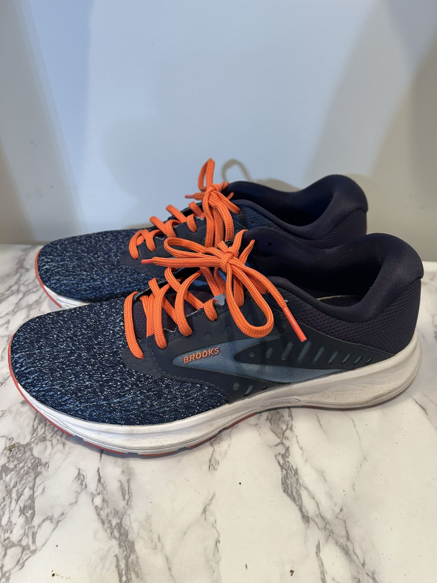 Brooks Women’s Size 8 Range 2 Running Shoes