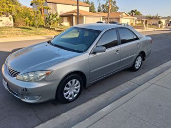 2005 Toyota camry Le 126k Low Miles
