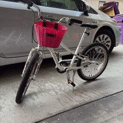 Girls bike