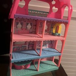Minnie mouse dollhouse 
