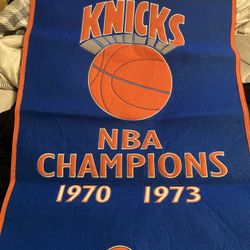 New York Knicks Banner ( 30 Inches Tall) 