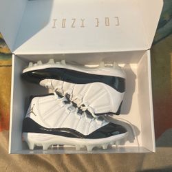 AIR JORDAN 11 MID TD FOOTBALL CLEATS! BRAND NEW🚨