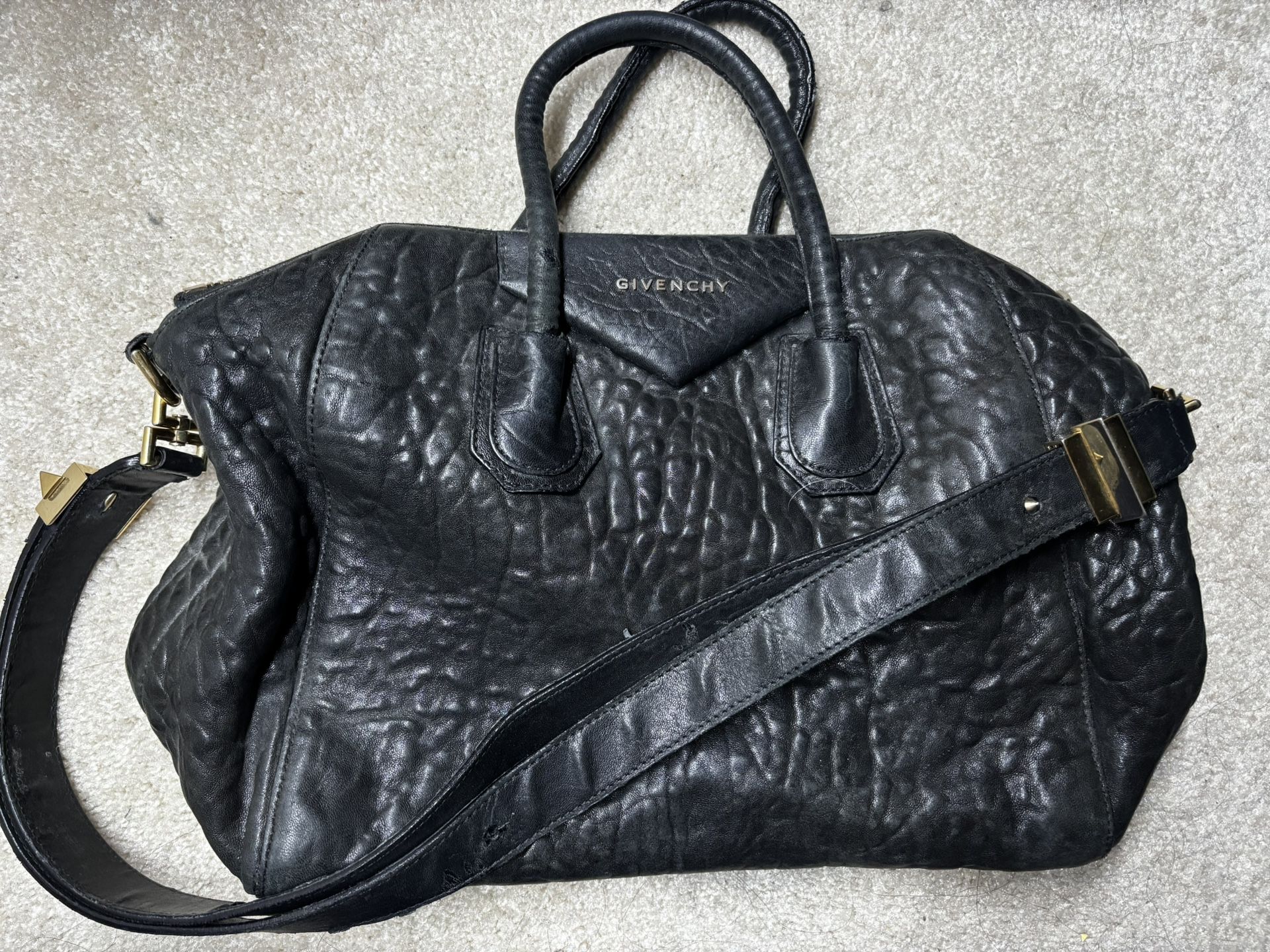 Givenchy Antigona bag black pebbled leather