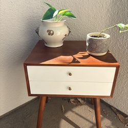 Mid-Century Modern Nightstand / Side Table – 2 Drawer