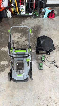 Electric lawnmower