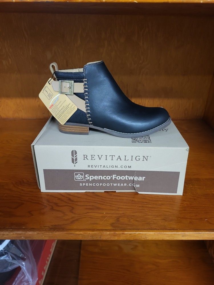 Spenco Dove Creek Boots Size 6B 