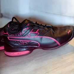 Women's Pink And Black Puma's 