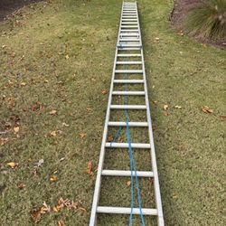 Werner 28-ft Aluminum Extension Ladder