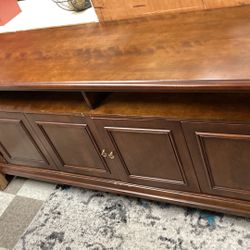 Tv Stand W/ 2 Bifold Doors