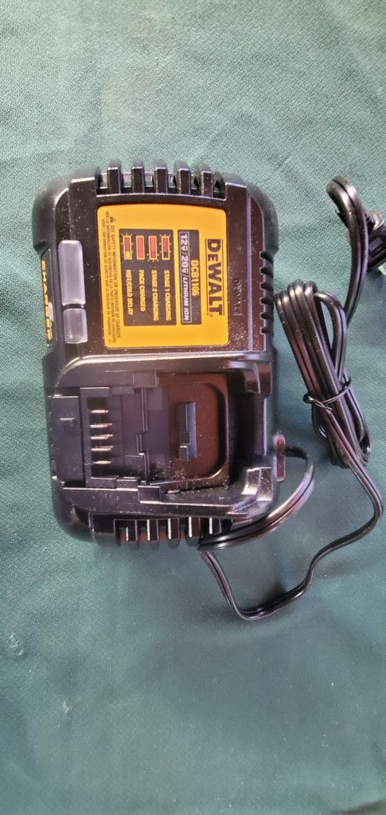 DEWALT 20V 12V AMP BATTERY CHARGER NEW