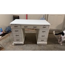 White Desk 