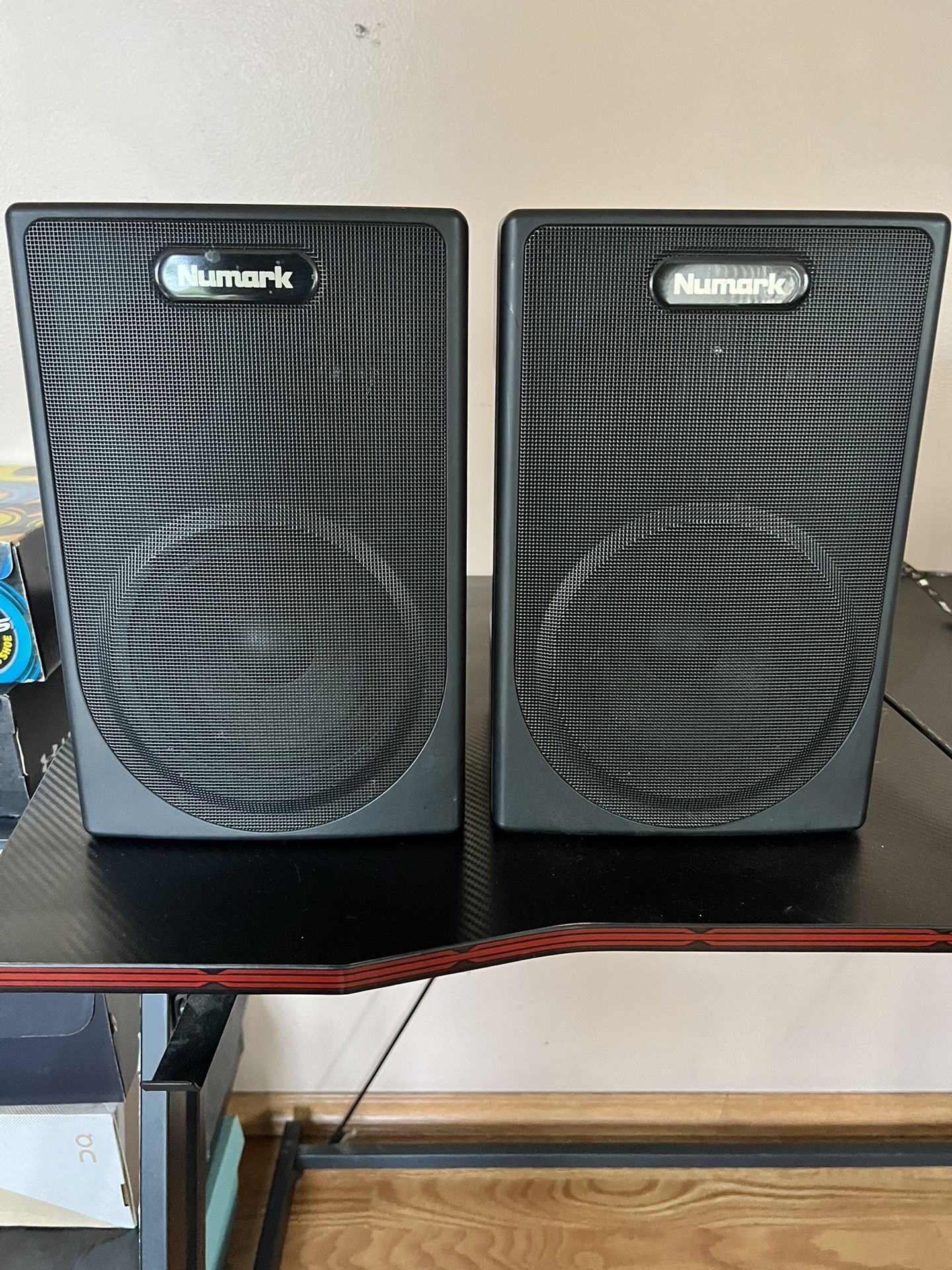 Numark NPM5 Monitor Speakers
