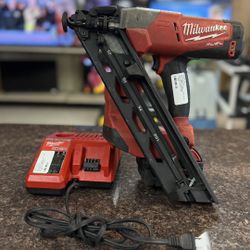 Milwaukee 15ga Finish Nailer 