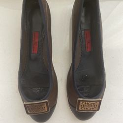 Carolina Herrera Brown & Navy Blue Heel Ballerina Flat Gold Metal CH logo 39 9