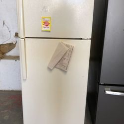 GE Refrigerator