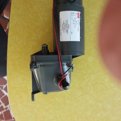 4    12V.  DC Motors NEW L